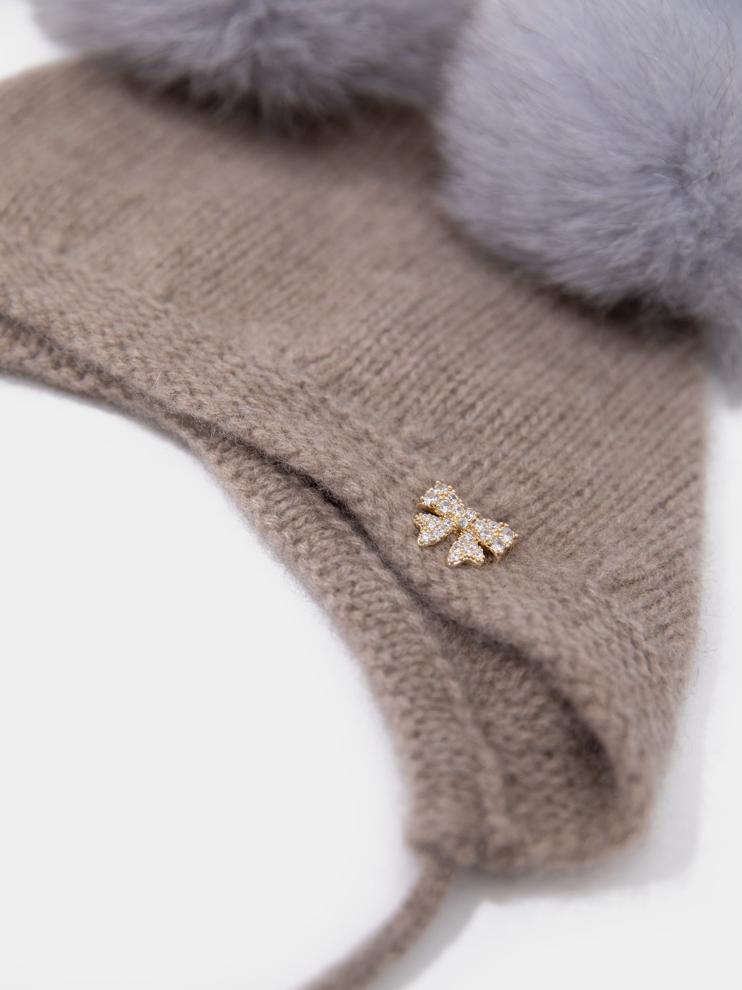 8 Fluffy Cashmere bonnet with Fox fur PomPoms