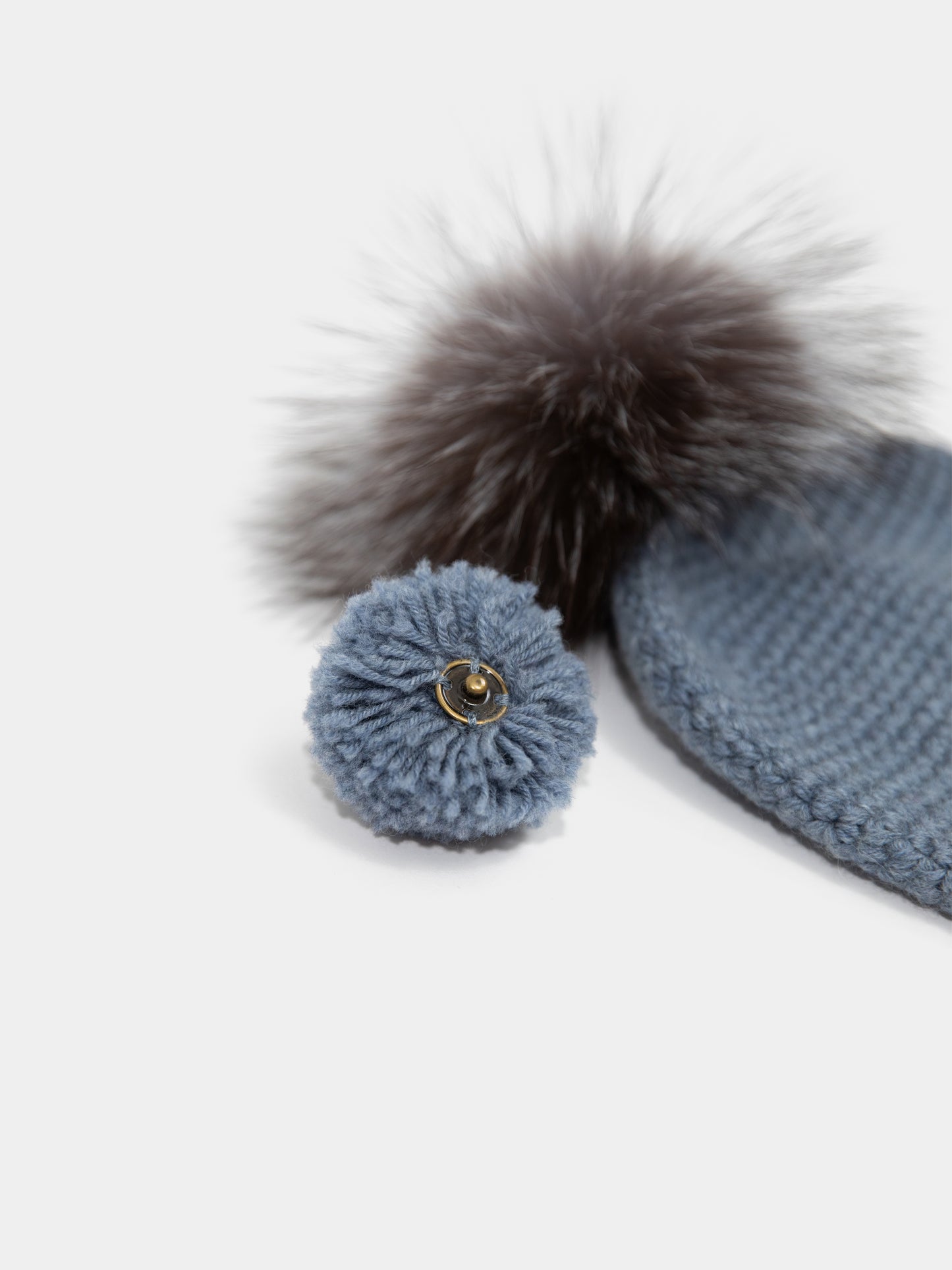 6.3 Chunky Knit Merino wool hat with silver fox fur or yarn PomPom (Grey)
