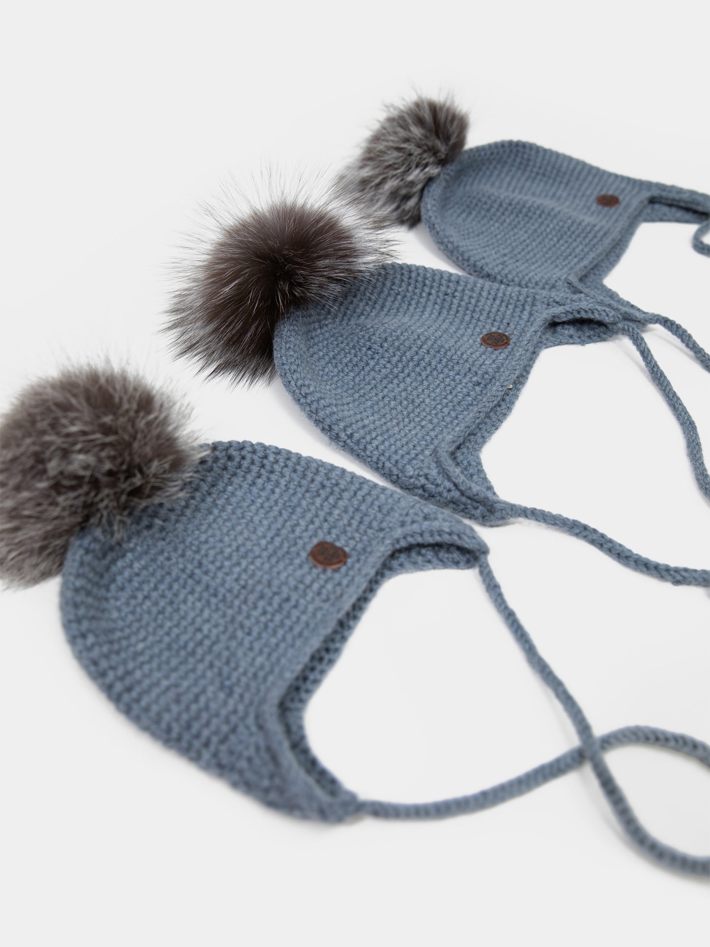 6.3 Chunky Knit Merino wool hat with silver fox fur or yarn PomPom (Grey)