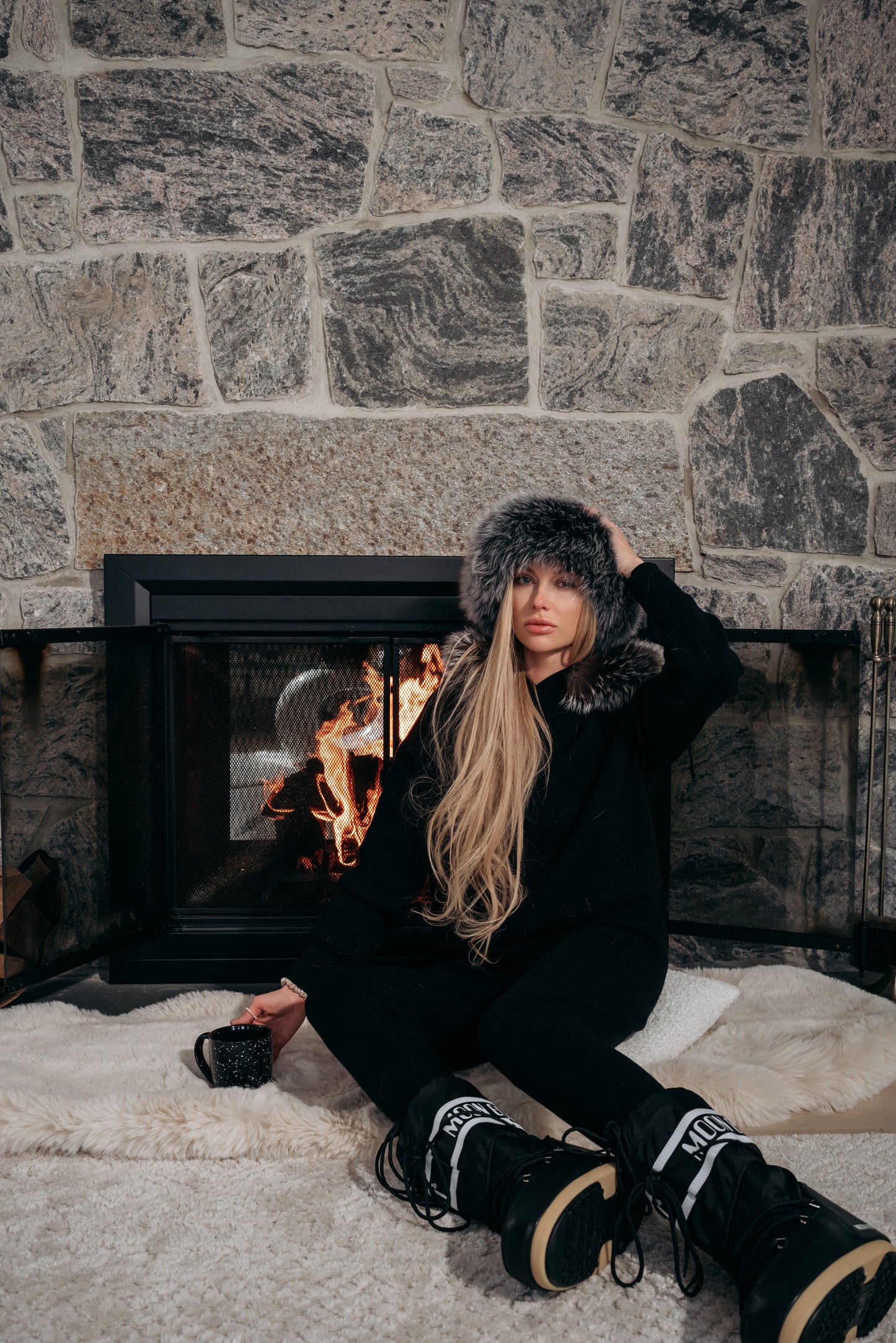 Wool-Blend Knit Woman set with Silver Fox Fur