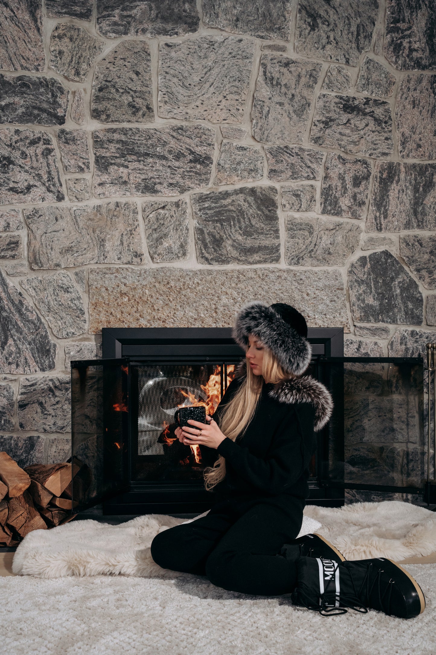 Wool-Blend Knit Woman set with Silver Fox Fur