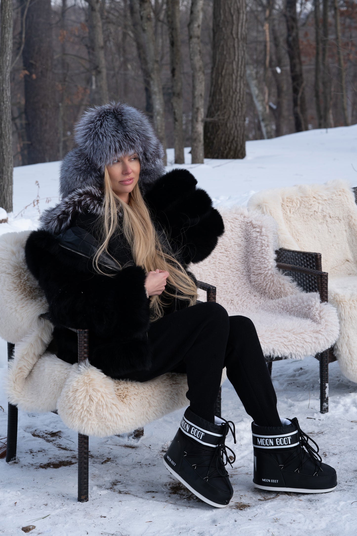 Wool-Blend Knit Woman set with Silver Fox Fur