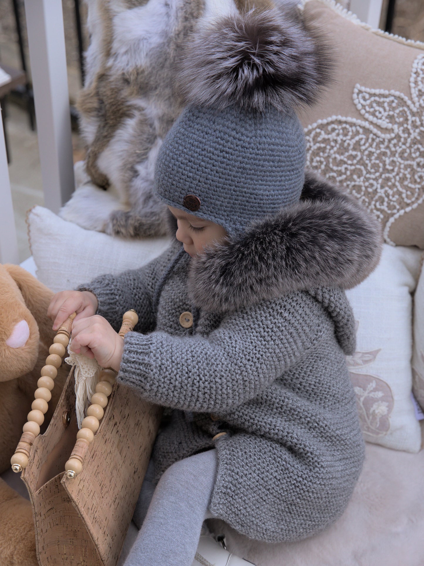 6.3 Chunky Knit Merino wool hat with silver fox fur or yarn PomPom (Grey)